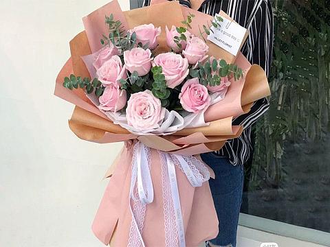 内医大鲜花定制的图册_11朵玫瑰