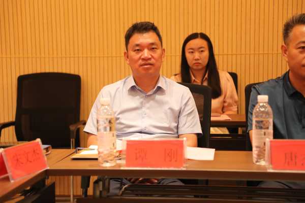 2025年疆内校友工作座谈会_668A5044.JPG