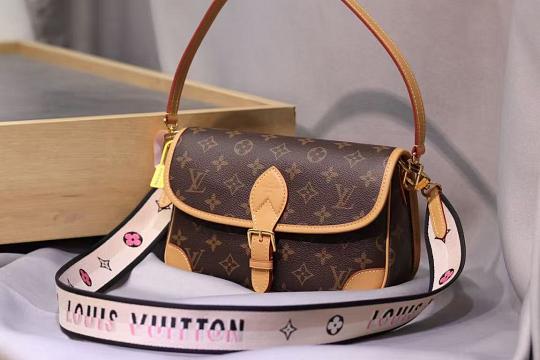 小财神精品_0.1122LV 法棍.jpg