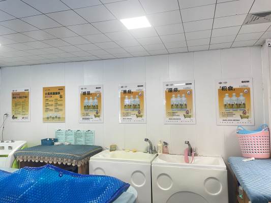 小贝乐形象店_河南驻马店比亲母婴四季花城店.jpg