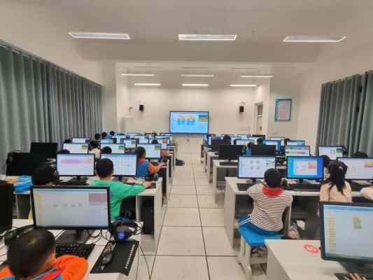 高新四中科技社团_电脑编程1班