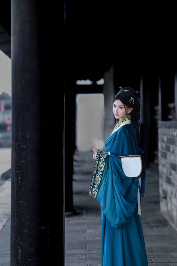 西安七月汉服妆造摄影_战国袍