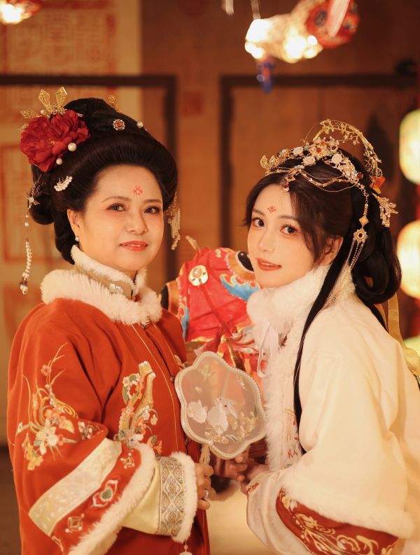 西安七月汉服妆造摄影_汉服母女
