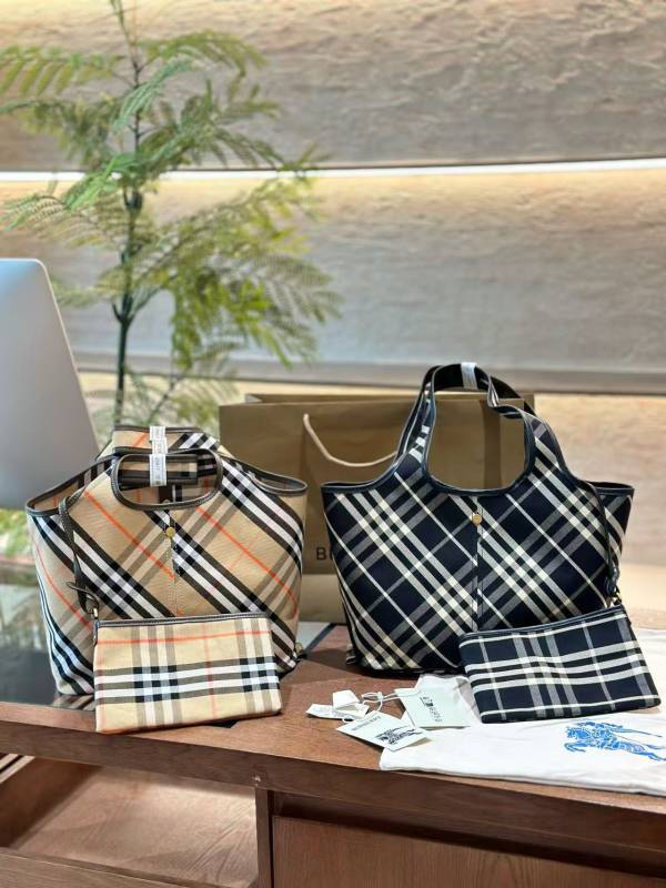 KANOTE _Burberry