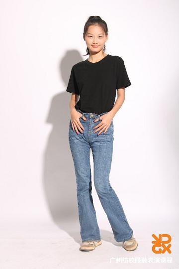 服装表演资源库_站姿训练2