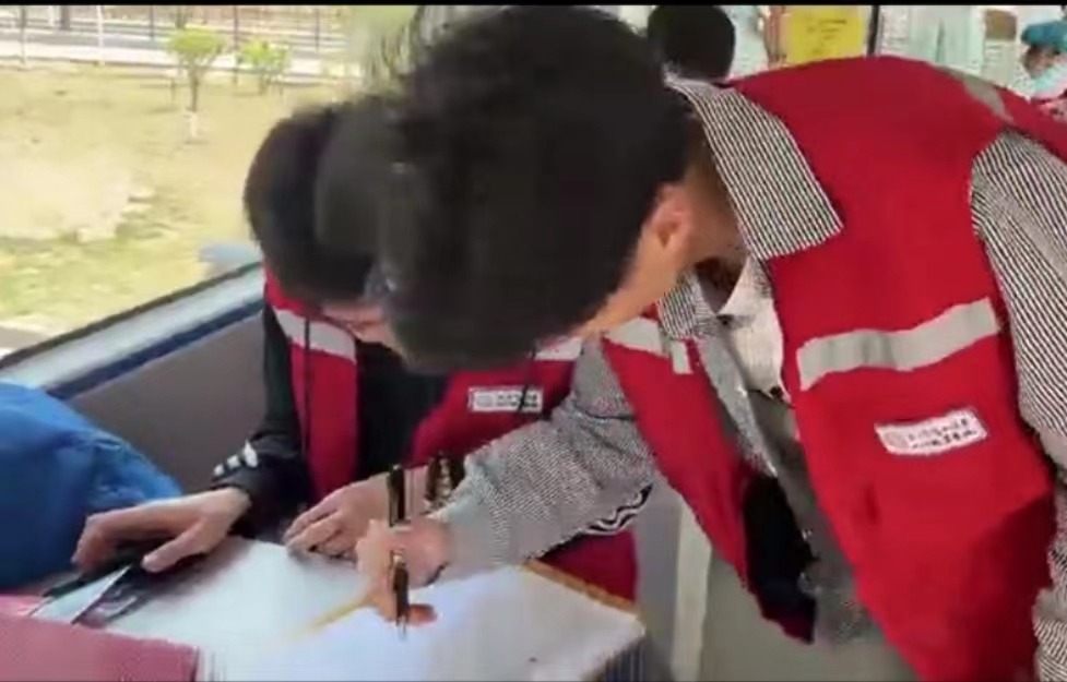 青年志愿者协会部分活动合影_caa677c8e9a46d57a4221e6f5484e3f.jpg