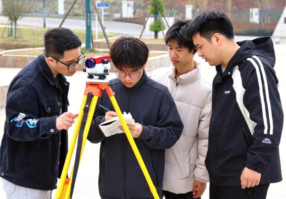 遂宁职业学院校园环境_各学院实训室